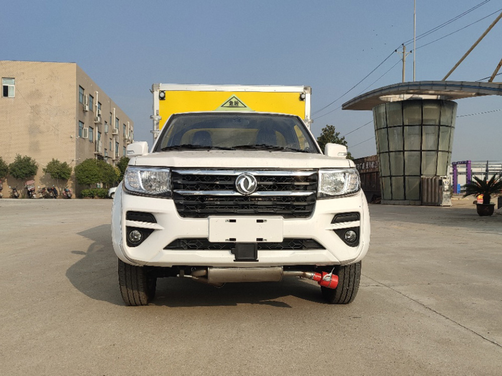 東風皮卡爆破器材運輸車