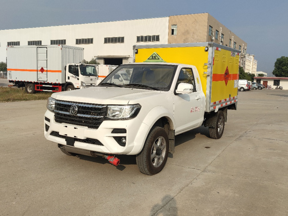 東風皮卡爆破器材運輸車