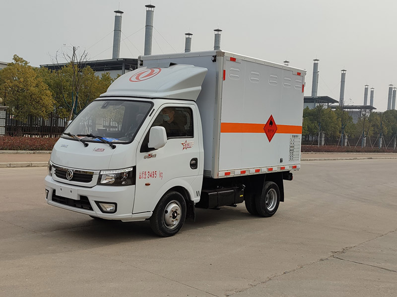 東風途逸易燃液體（汽油）廂式運輸車