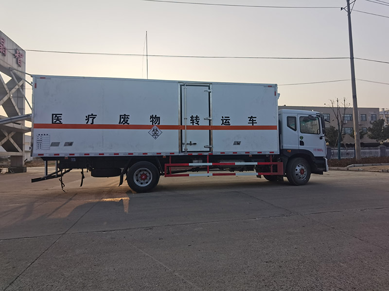 多利卡D9黃牌醫(yī)療廢物轉運車