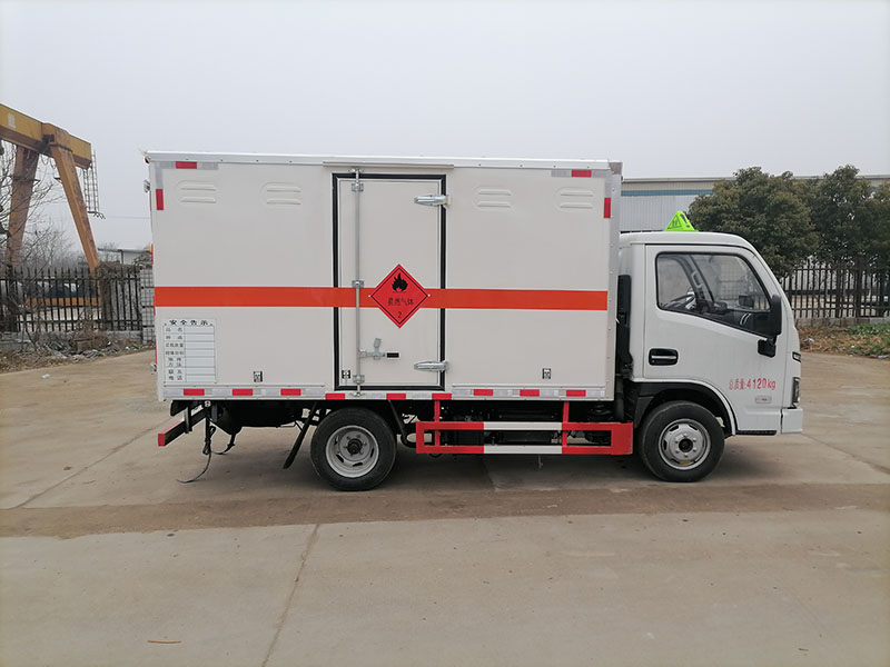 躍進(jìn)柴油危險(xiǎn)品廂式車